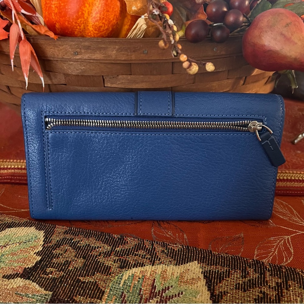 Tumi Chelsea Continental Long Royal Blue Women's Wallet, snap closure 💙 - Picture 15 of 15